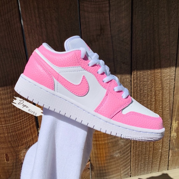 💓Custom Hot Pink Air Jordan 1 Lows💓 - Picture 2 of 2